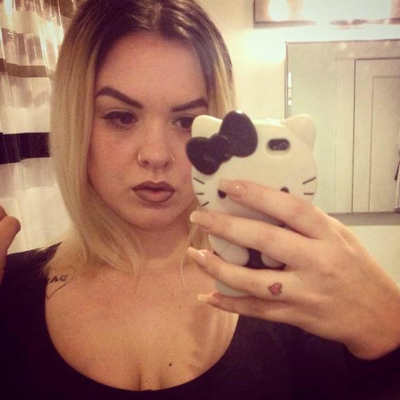 Meet your Posher, Rya - Picture 1 of 1